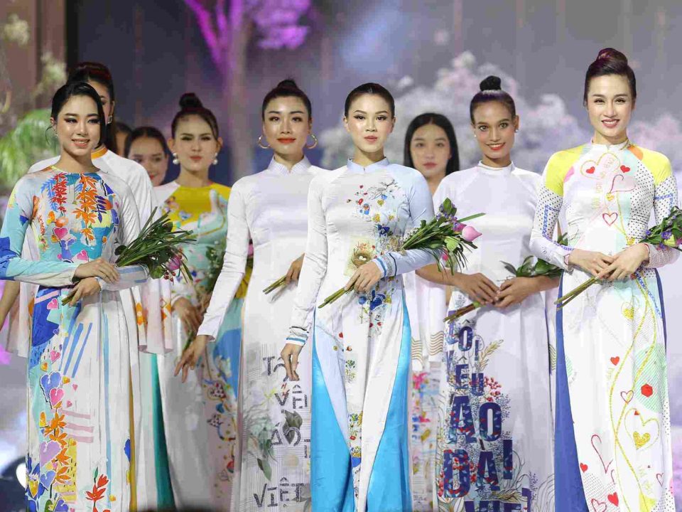 Beauty of Vietnamese Ao Dai Honoured