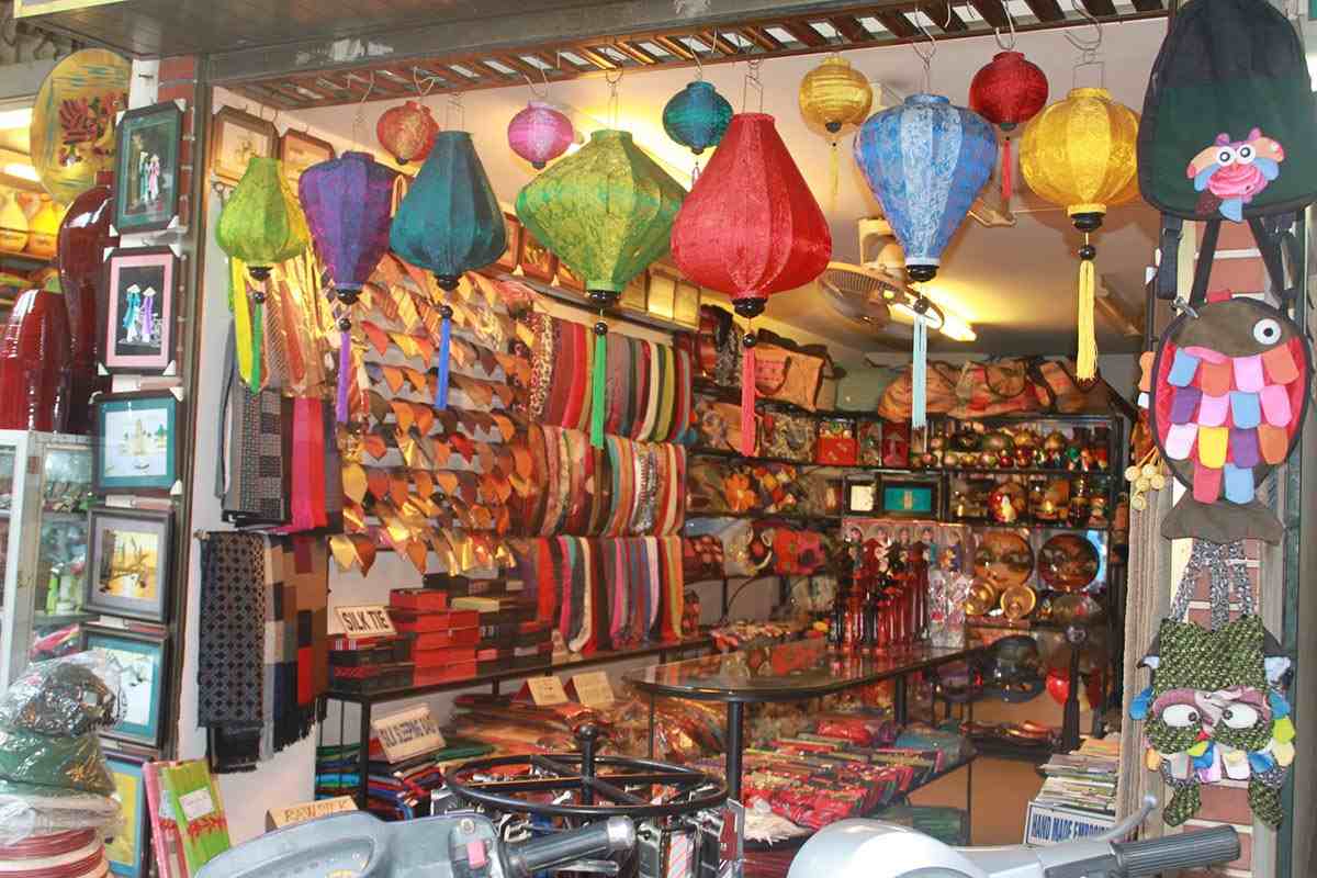 Handicraft products - Exquisite gifts from Hanoi